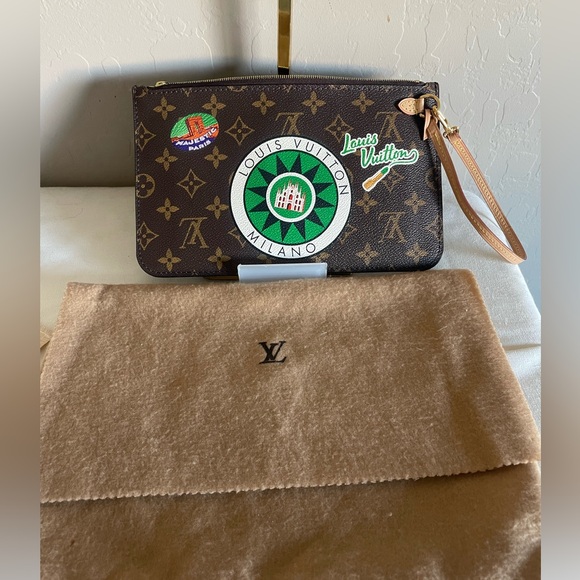 Louis Vuitton Handbags - EUC Louis Vuitton World tour Neverfull pochette